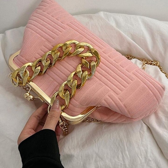 Handbags - Chic Chain Kiss Lock Bag